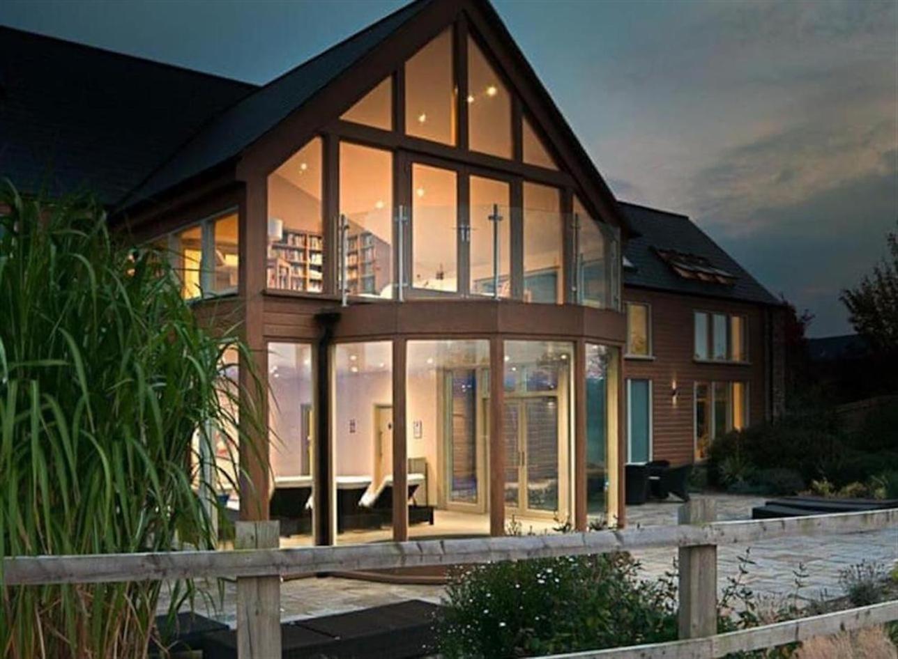 Luxury Barn Conversion เวลส์ ภายนอก รูปภาพ